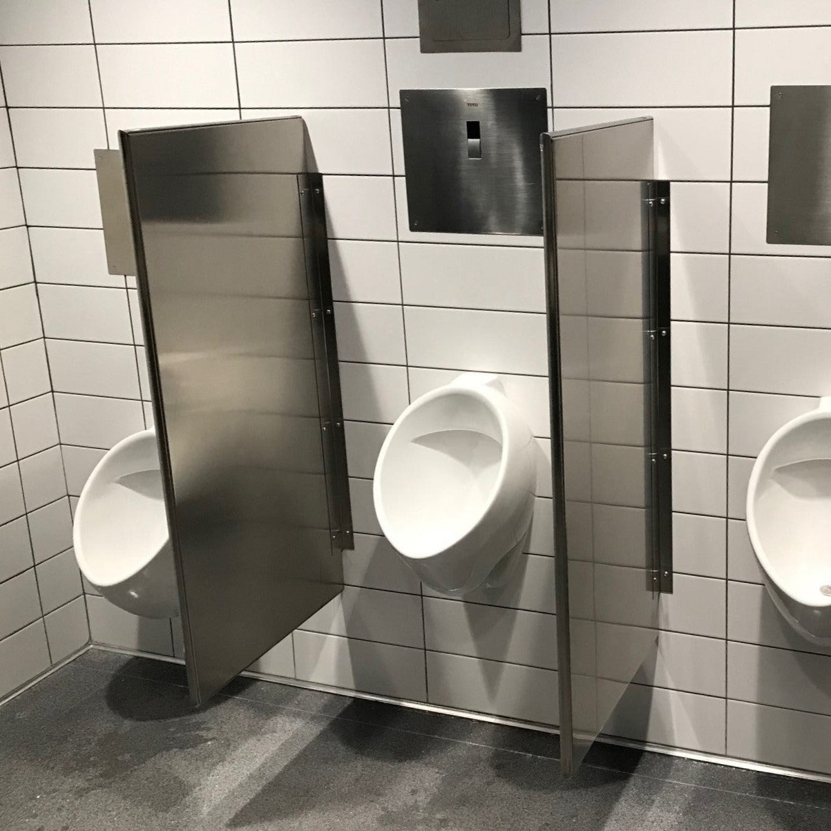 SSWHUS 18" & 24"  -  Stainless Steel Wall Hung Urinal Screen